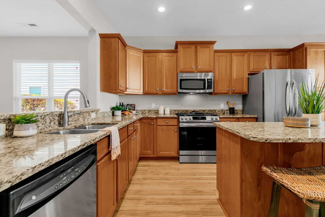 406 Waterlily Way Photo 8