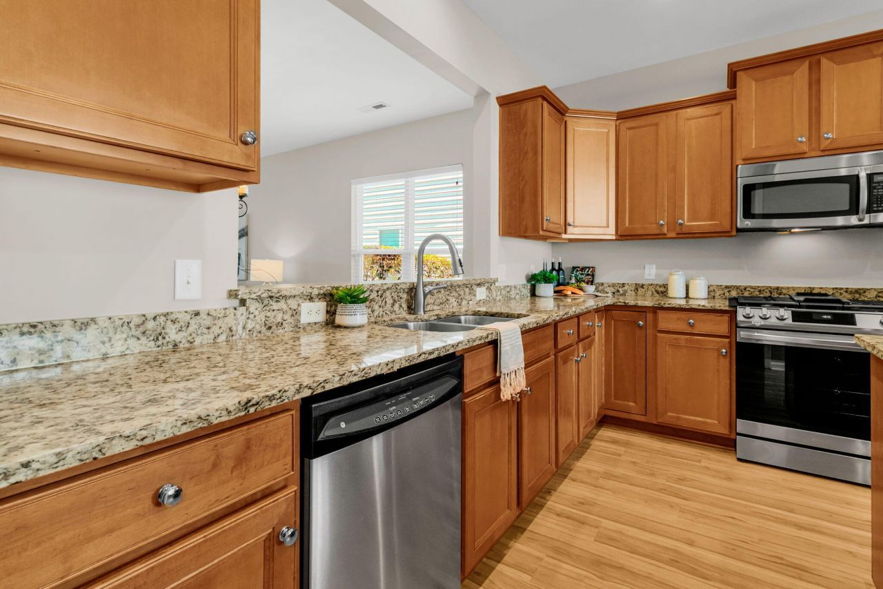 406 Waterlily Way Photo 9