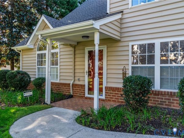 627 Hazeltine Court , Midlothian, VA 23236