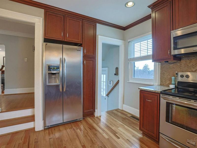 5835 Montgomery Road, Cincinnati, OH 45212 Photo 17