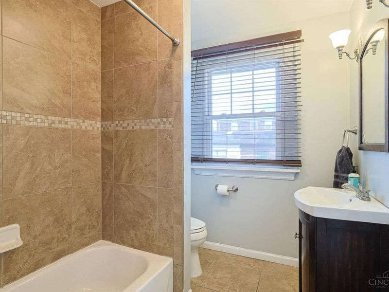 5835 Montgomery Road, Cincinnati, OH 45212 Photo 33