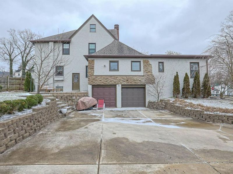 5835 Montgomery Road, Cincinnati, OH 45212 Photo 44