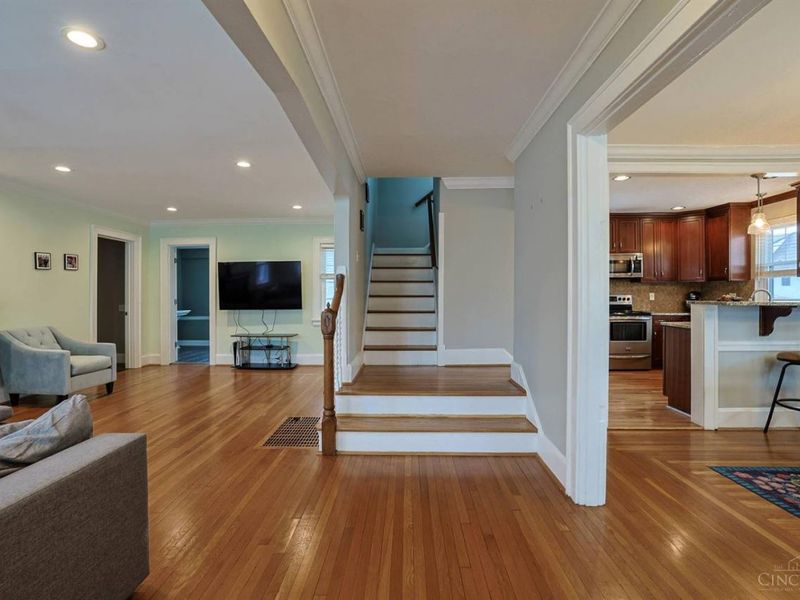 5835 Montgomery Road, Cincinnati, OH 45212 Photo 5