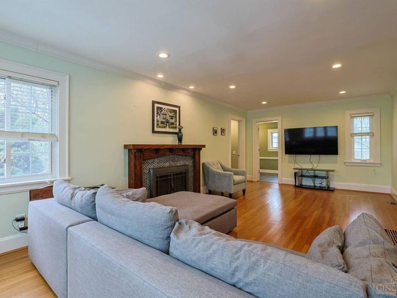 5835 Montgomery Road, Cincinnati, OH 45212 Photo 7