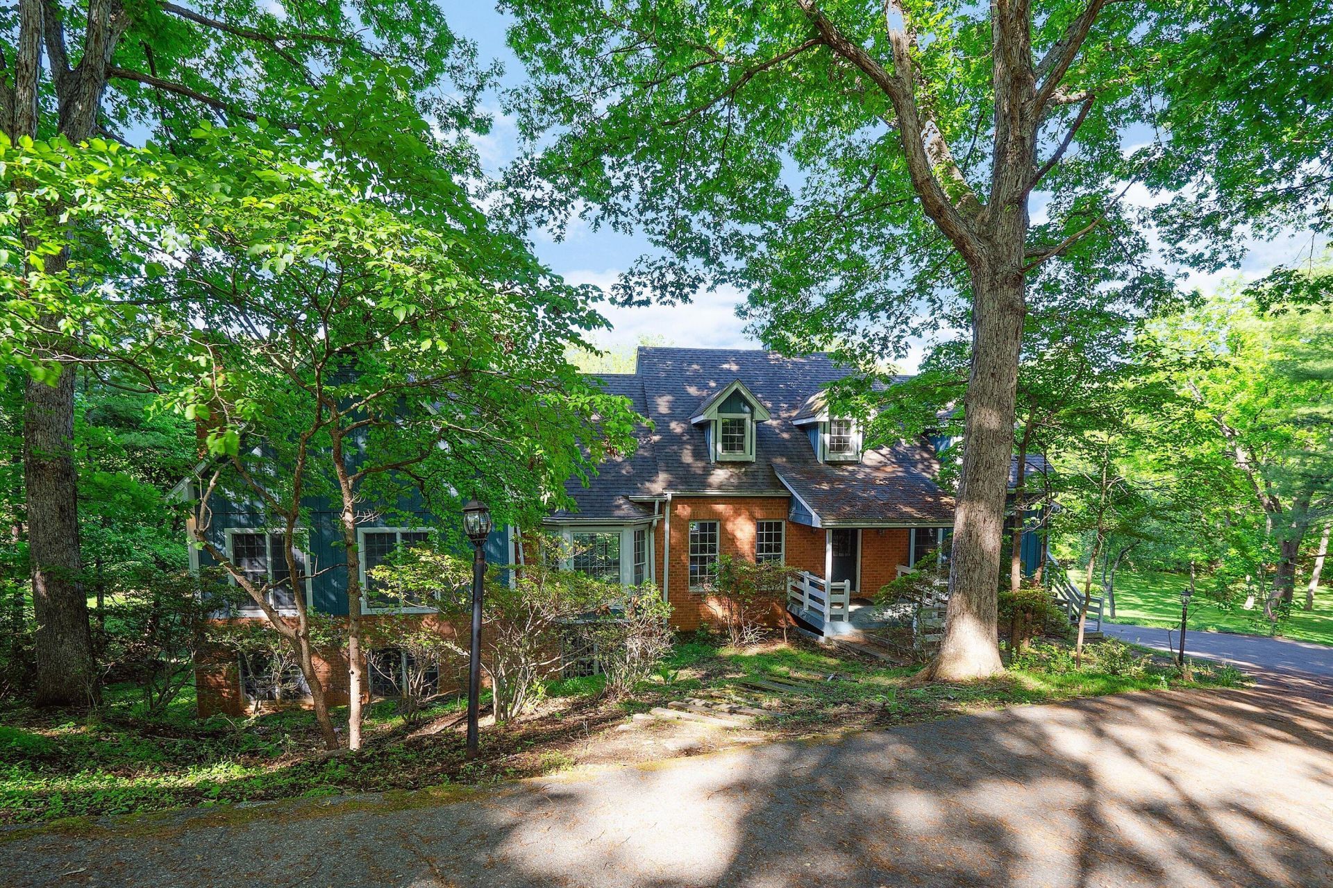 3014 Circle Dr Sw, Roanoke, VA 24018 Main Photo