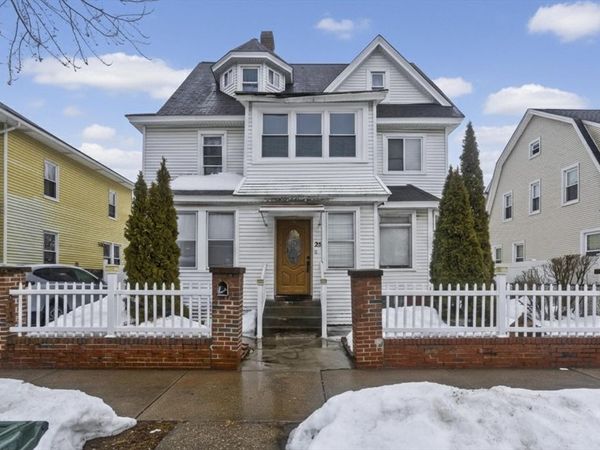25 Dresden St, Springfield, MA 01109