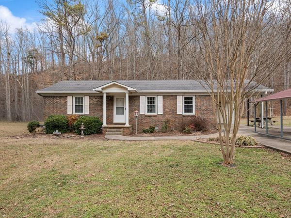 111 Curtis Dr, Waverly, TN 37185