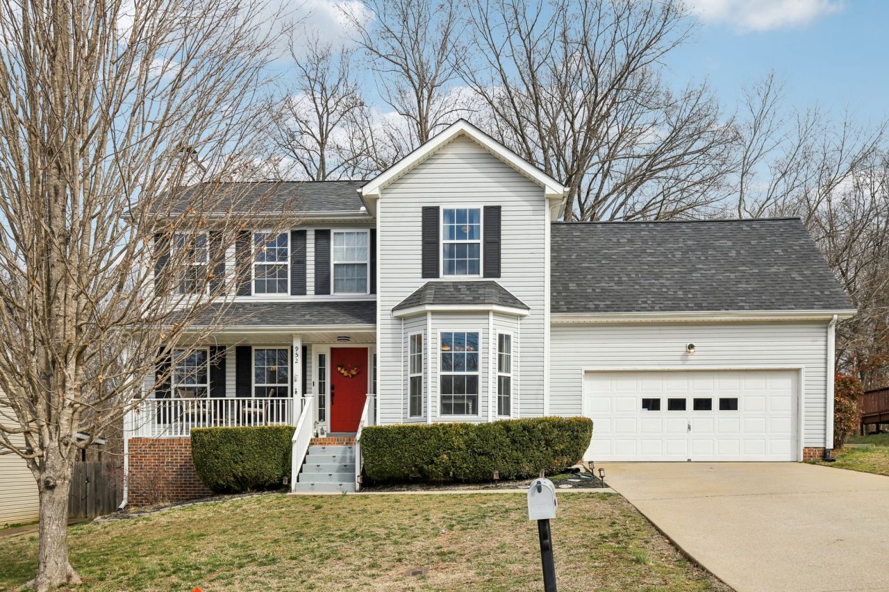 952 Roedeer Dr, Clarksville, TN 37042 Main Photo
