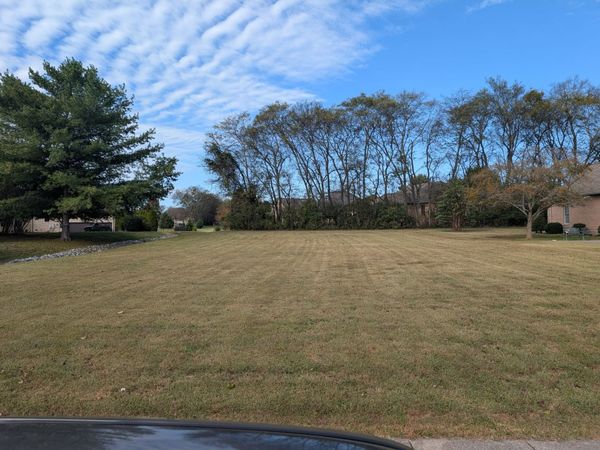 501 Bay Point Dr , Gallatin, TN 37066