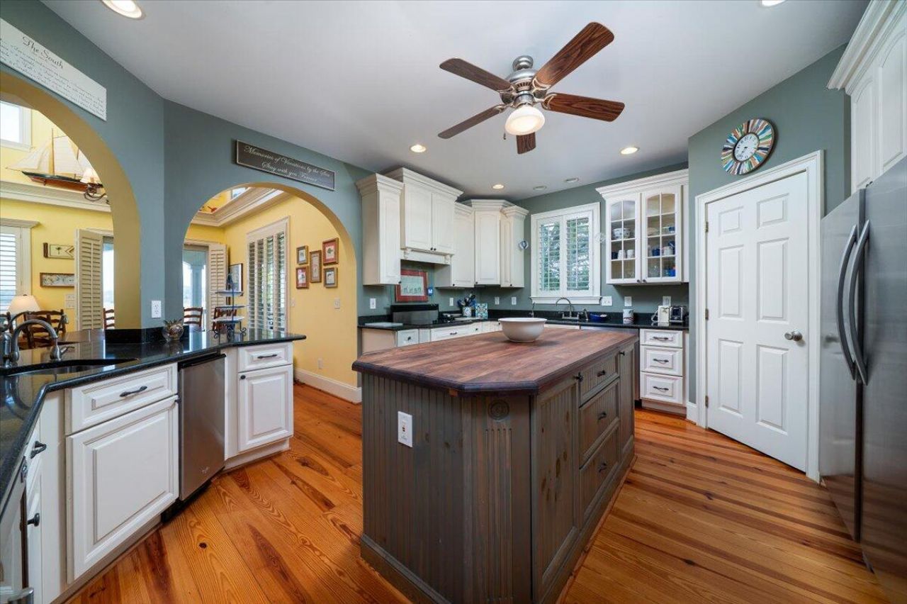 308 Jungle Shores Drive Photo 11