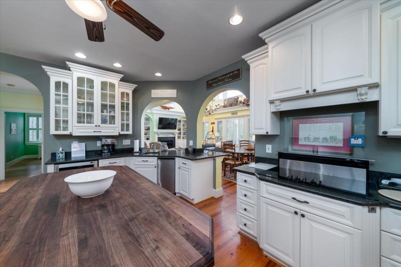 308 Jungle Shores Drive Photo 14