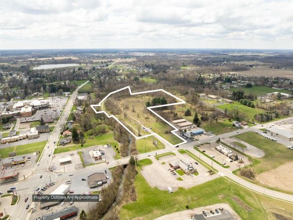 825 Harding Way W, Galion, OH 44833