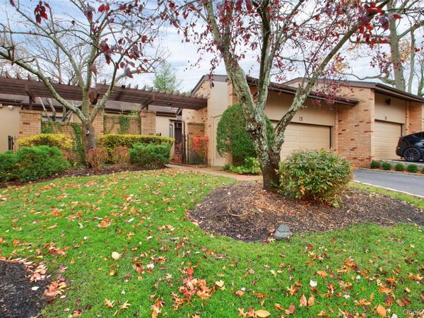 29 Woodland Drive , Roslyn, NY 11576