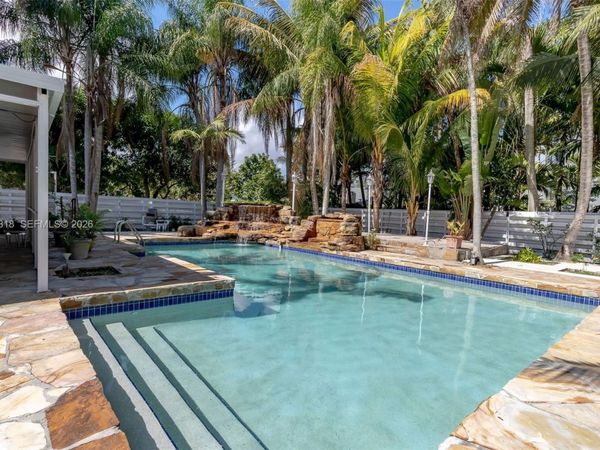 15005 SW 148th St , Miami, FL 33196