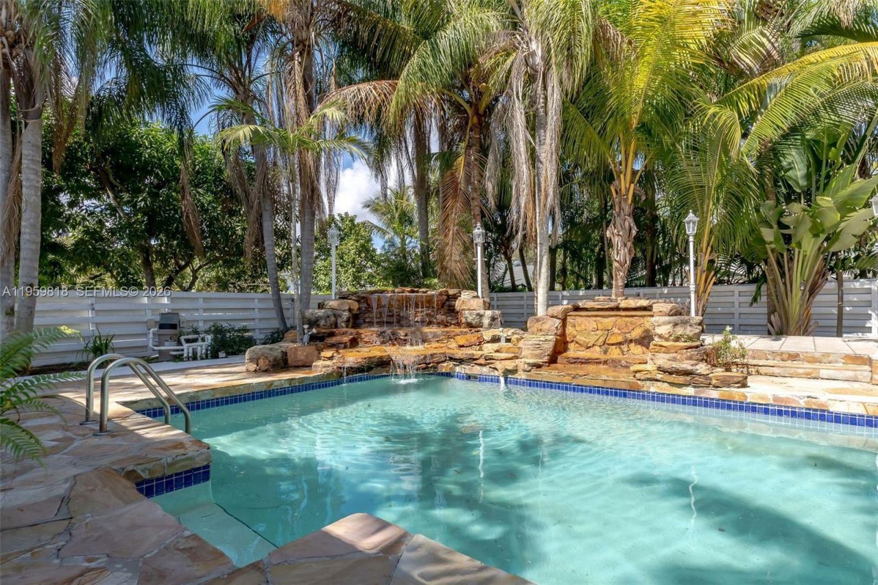 15005 SW 148th St , Miami, FL 33196 Photo