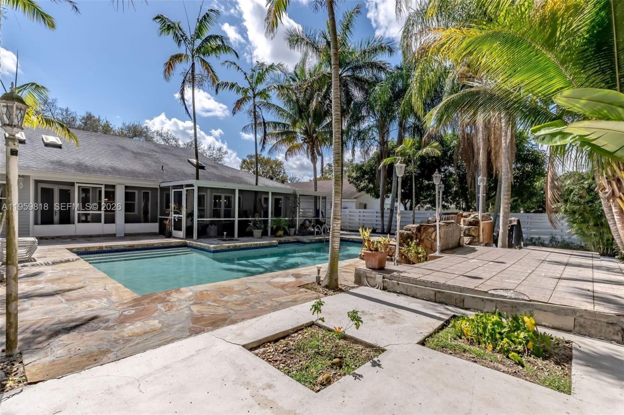 15005 SW 148th St , Miami, FL 33196 Photo