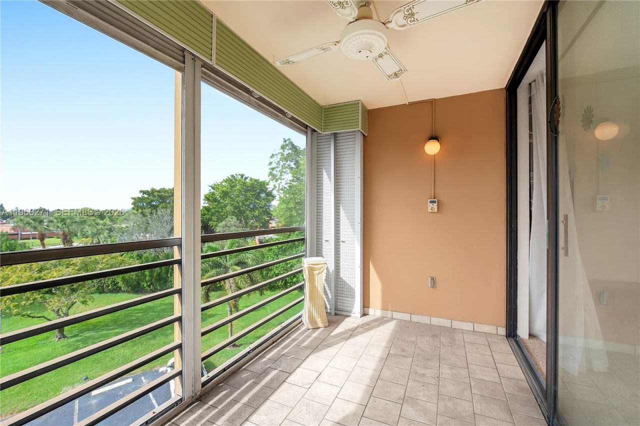 1400 Saint Charles Place , Unit 420, Pembroke Pines, FL 33026 Photo