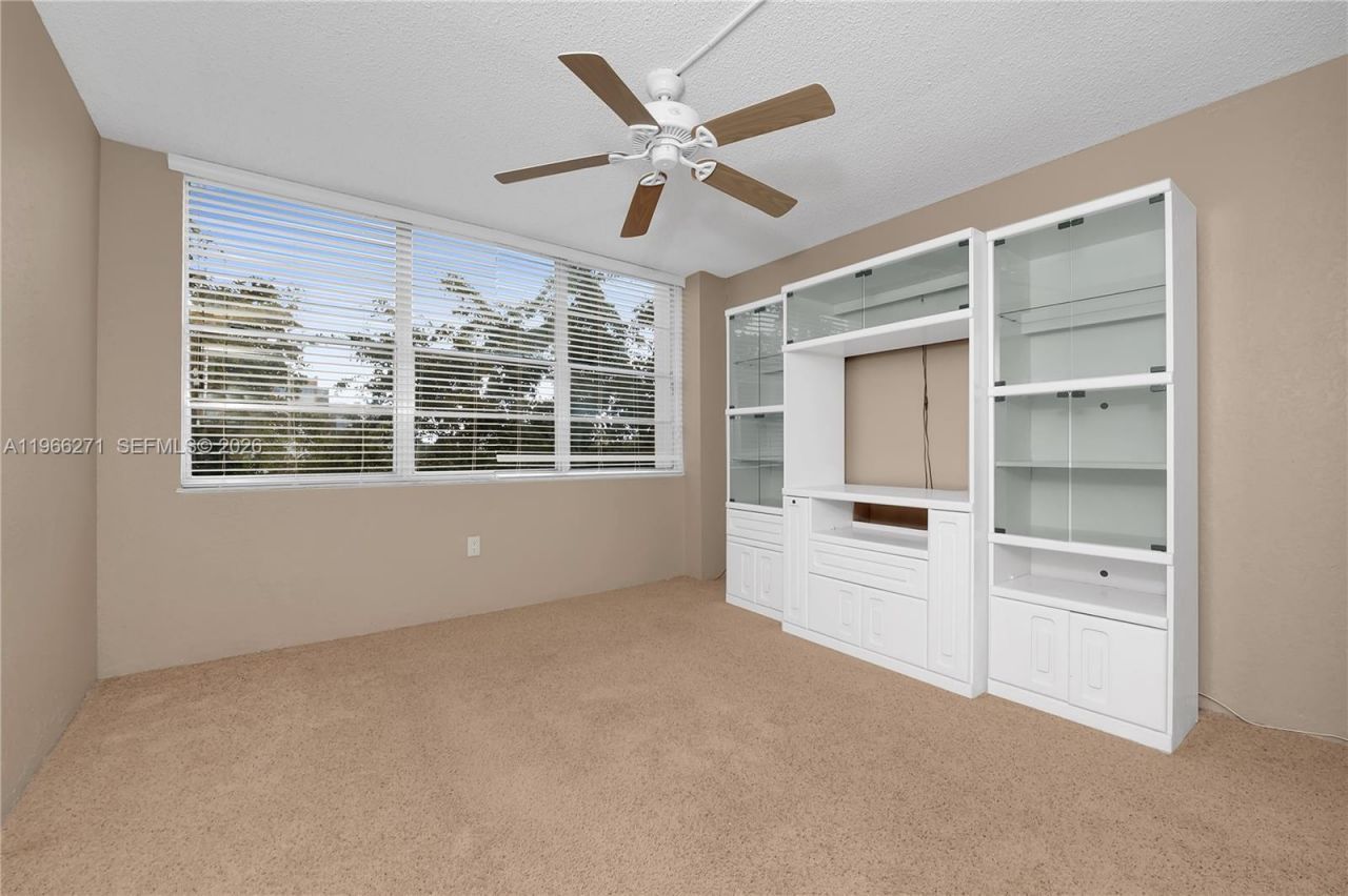 1400 Saint Charles Place , Unit 420, Pembroke Pines, FL 33026 Photo