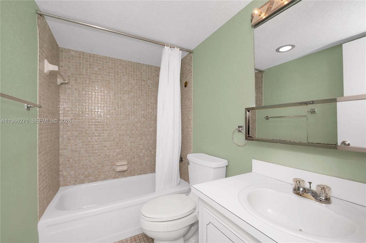 1400 Saint Charles Place , Unit 420, Pembroke Pines, FL 33026 Photo