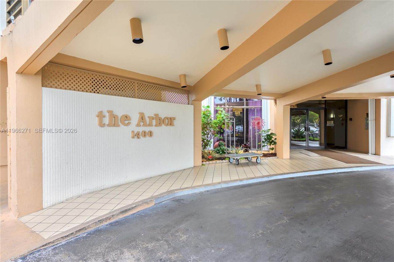 1400 Saint Charles Place , Unit 420, Pembroke Pines, FL 33026 Photo