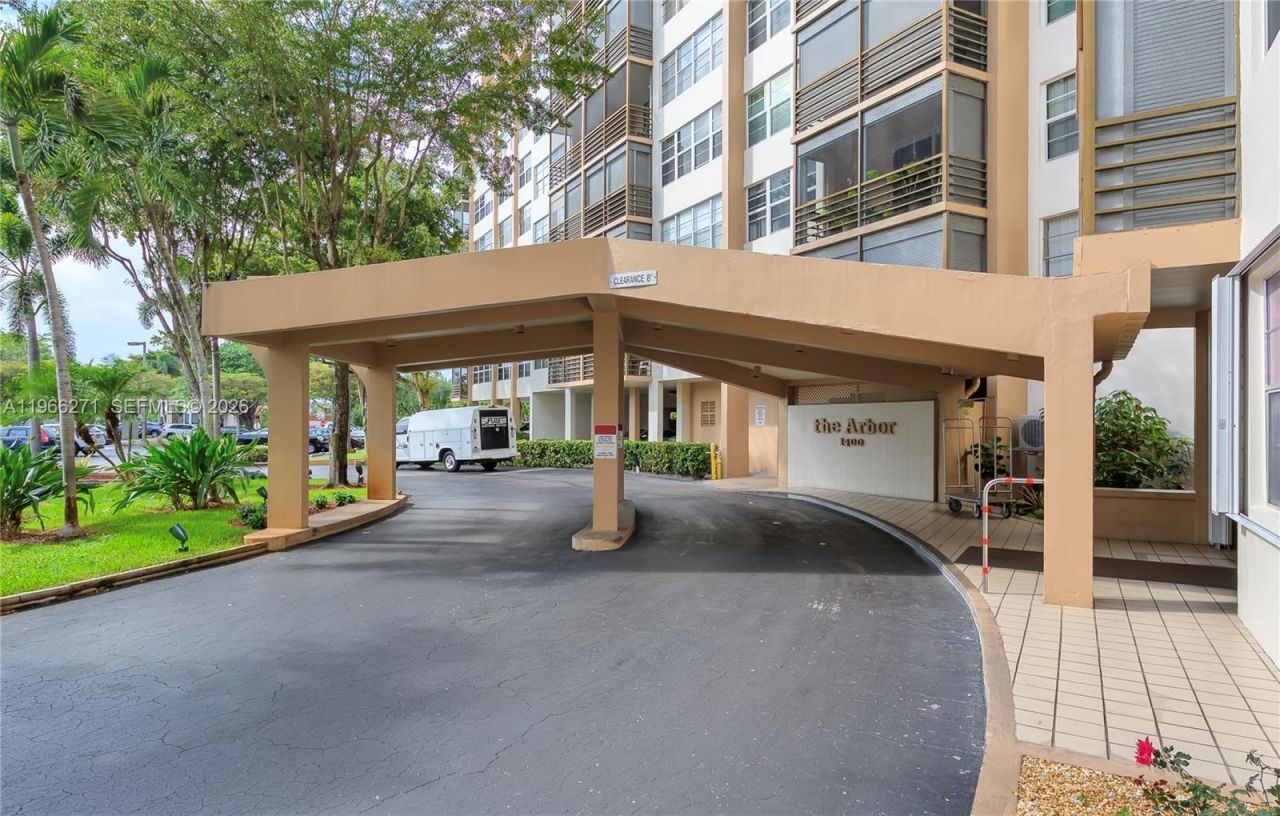 1400 Saint Charles Place , Unit 420, Pembroke Pines, FL 33026 Photo