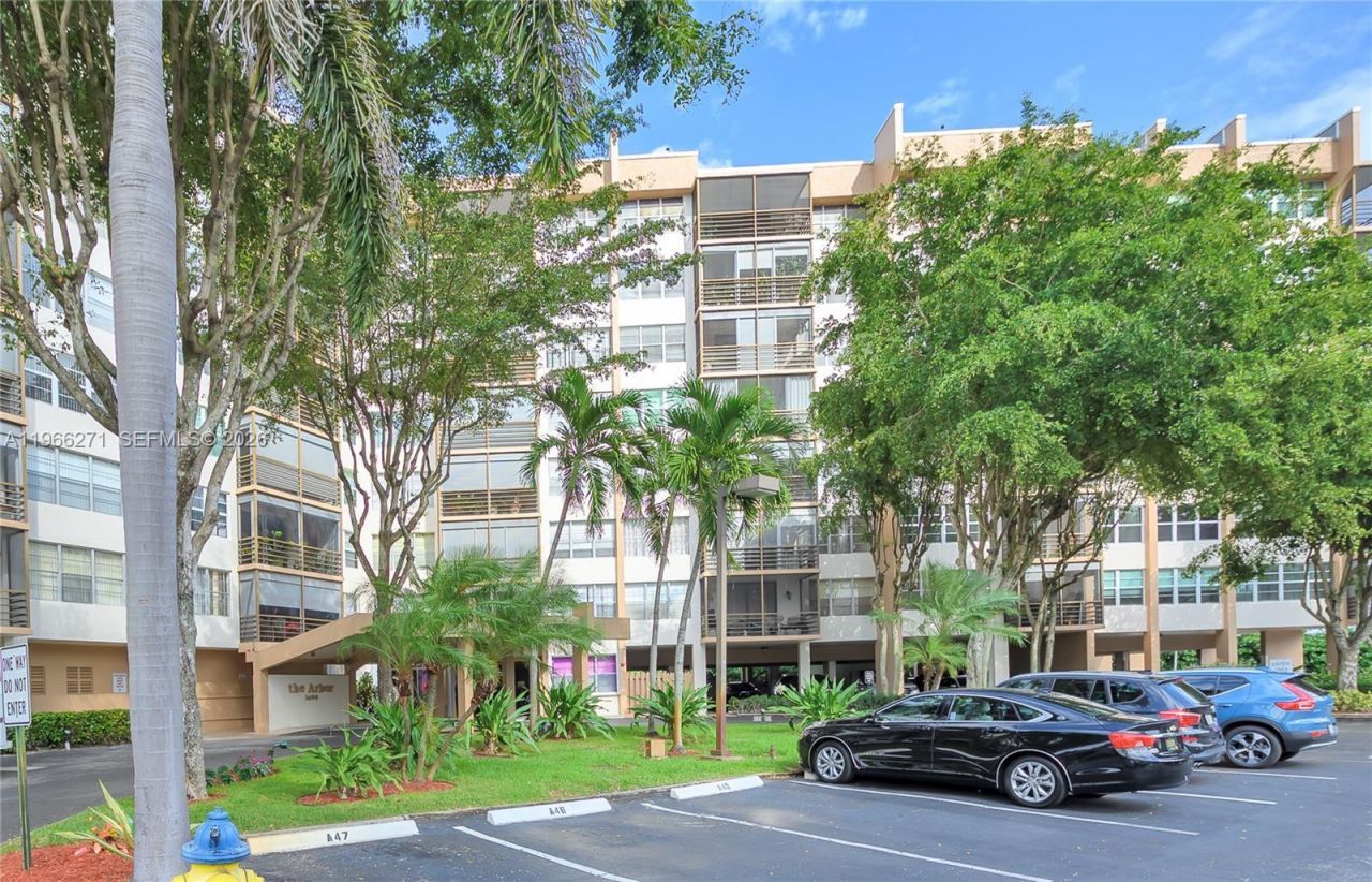 1400 Saint Charles Place , Unit 420, Pembroke Pines, FL 33026 Photo