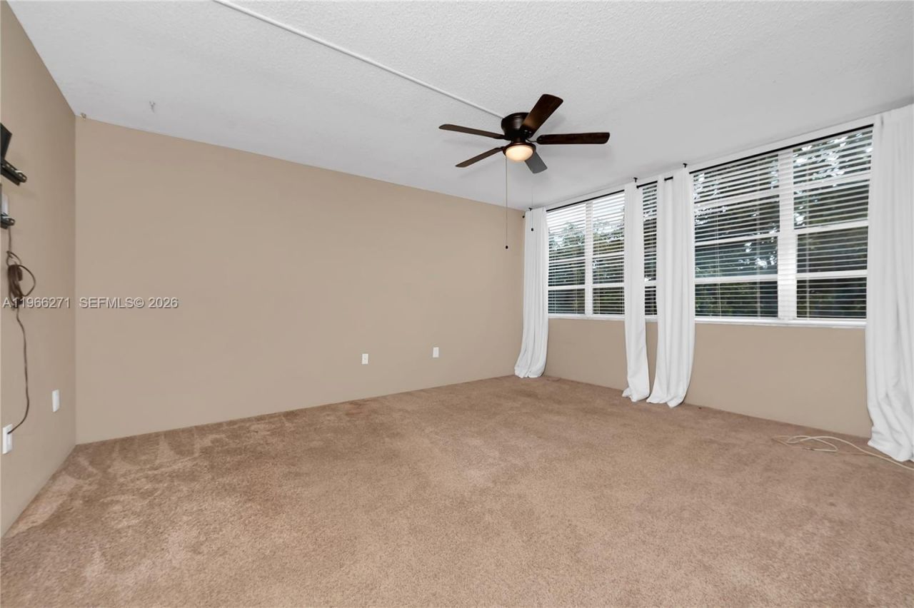 1400 Saint Charles Place , Unit 420, Pembroke Pines, FL 33026 Photo