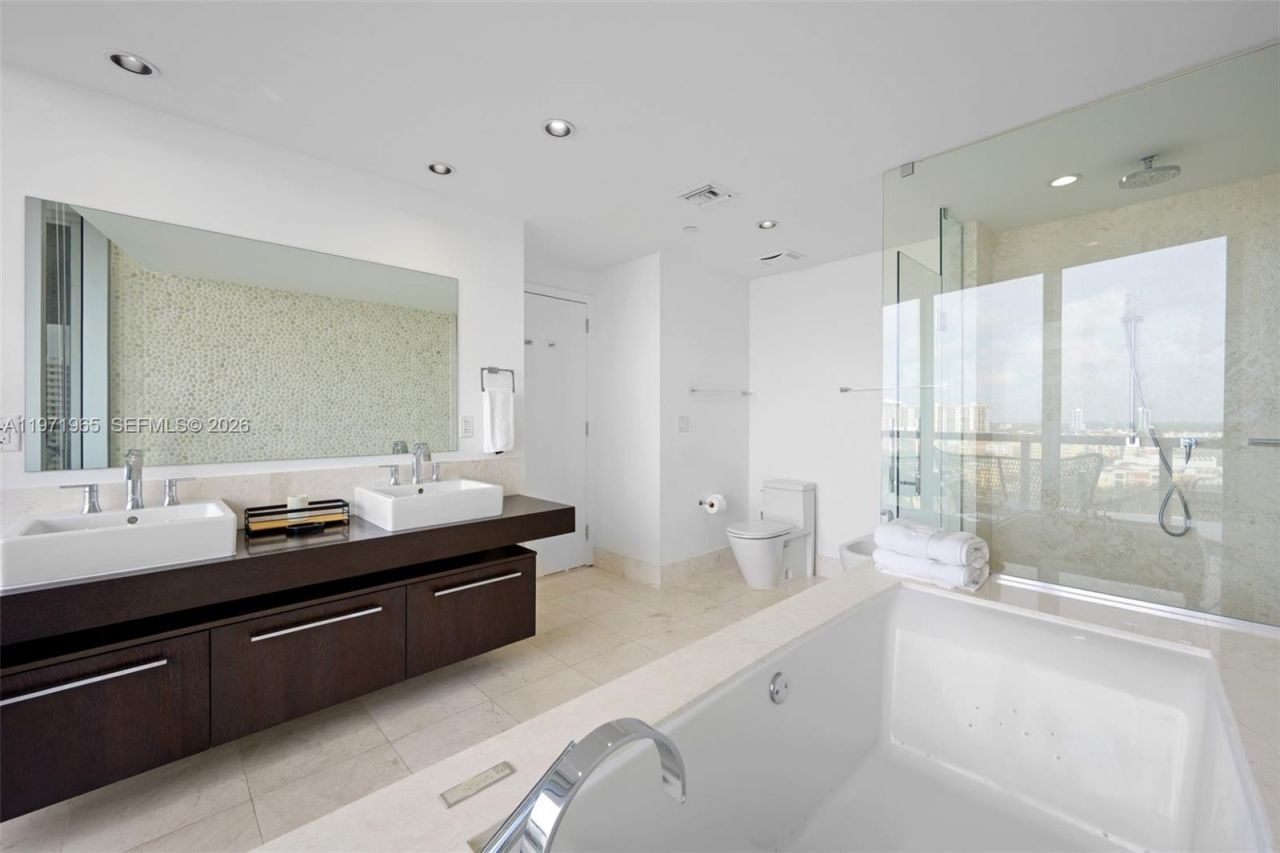 17121 Collins Ave , Unit 1508, Sunny Isles Beach, FL 33160 Photo