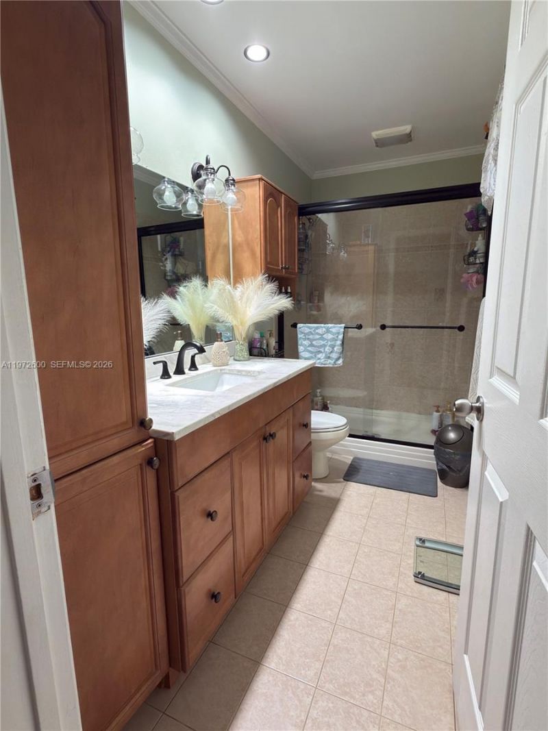 17221 NW 82nd Ave, Hialeah, FL 33015 Photo