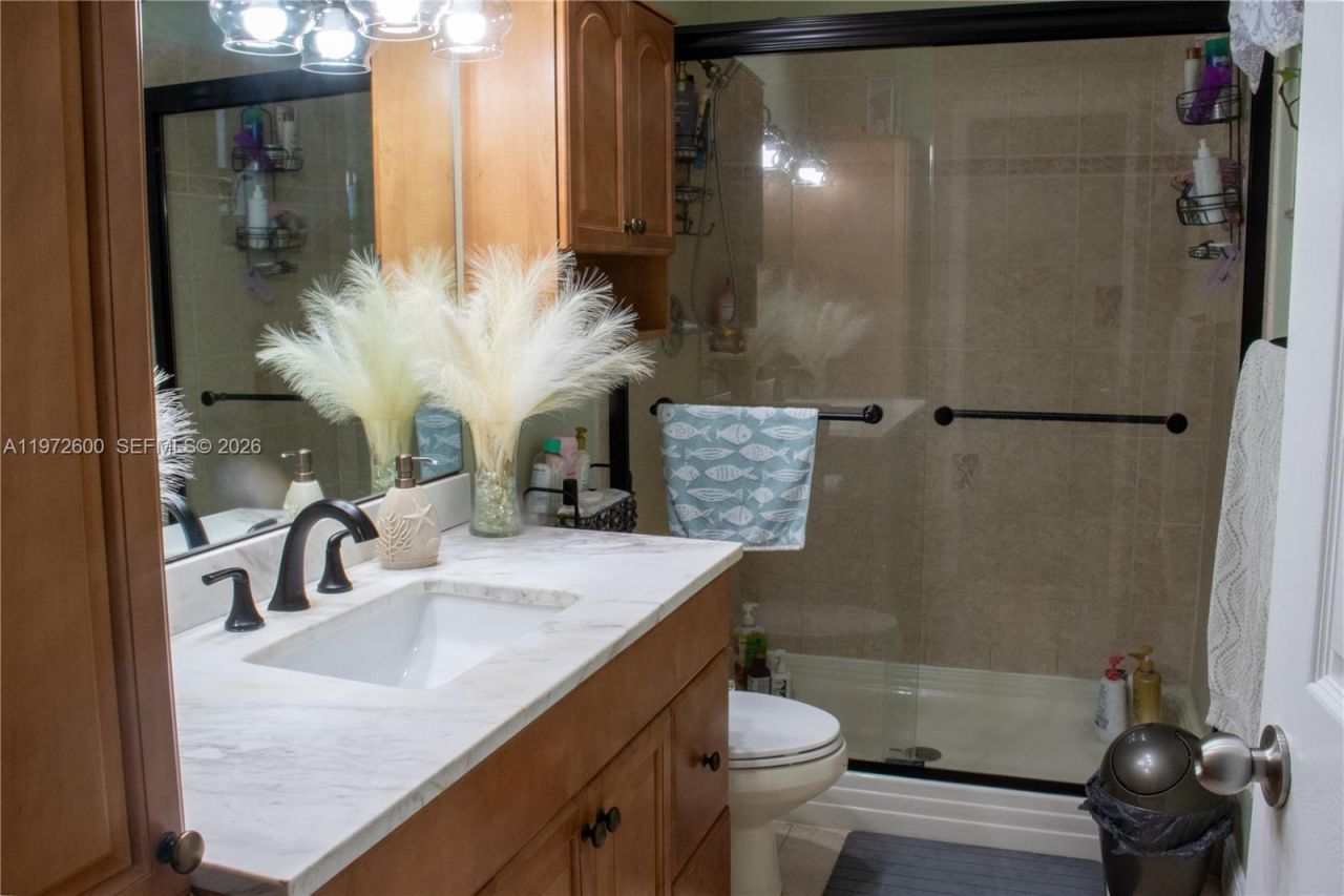 17221 NW 82nd Ave, Hialeah, FL 33015 Photo