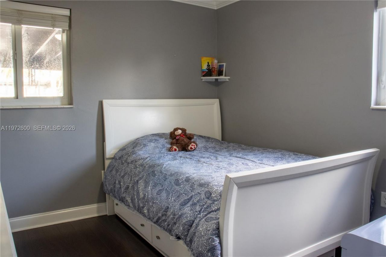 17221 NW 82nd Ave, Hialeah, FL 33015 Photo