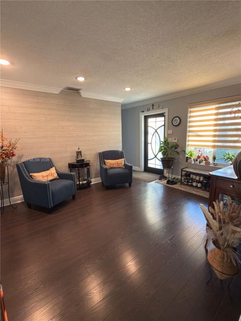 17221 NW 82nd Ave, Hialeah, FL 33015 Photo