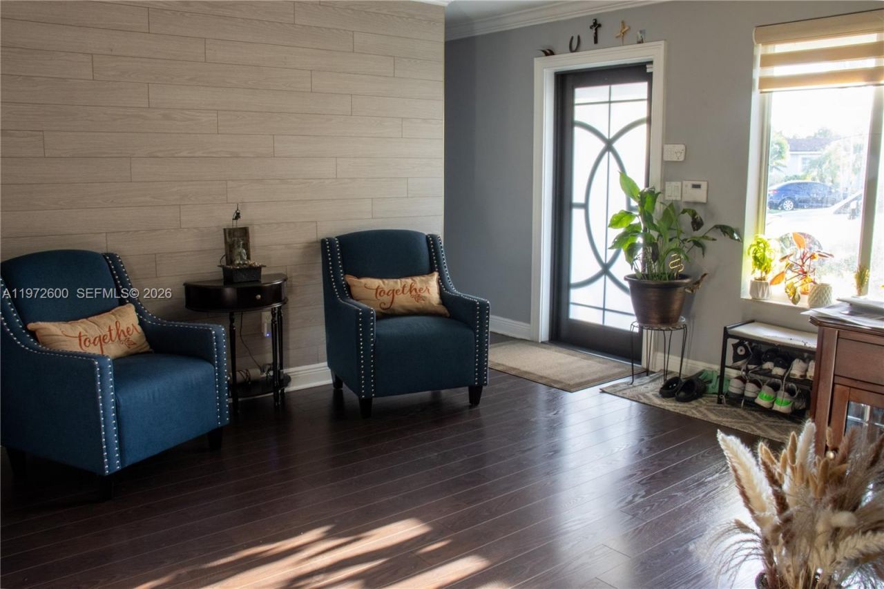 17221 NW 82nd Ave, Hialeah, FL 33015 Photo