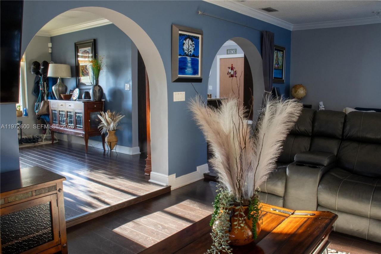 17221 NW 82nd Ave, Hialeah, FL 33015 Photo