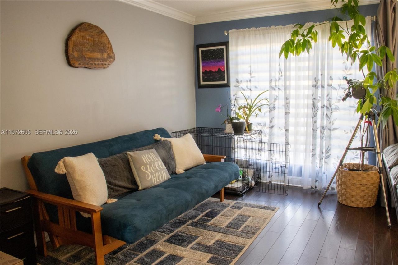 17221 NW 82nd Ave, Hialeah, FL 33015 Photo