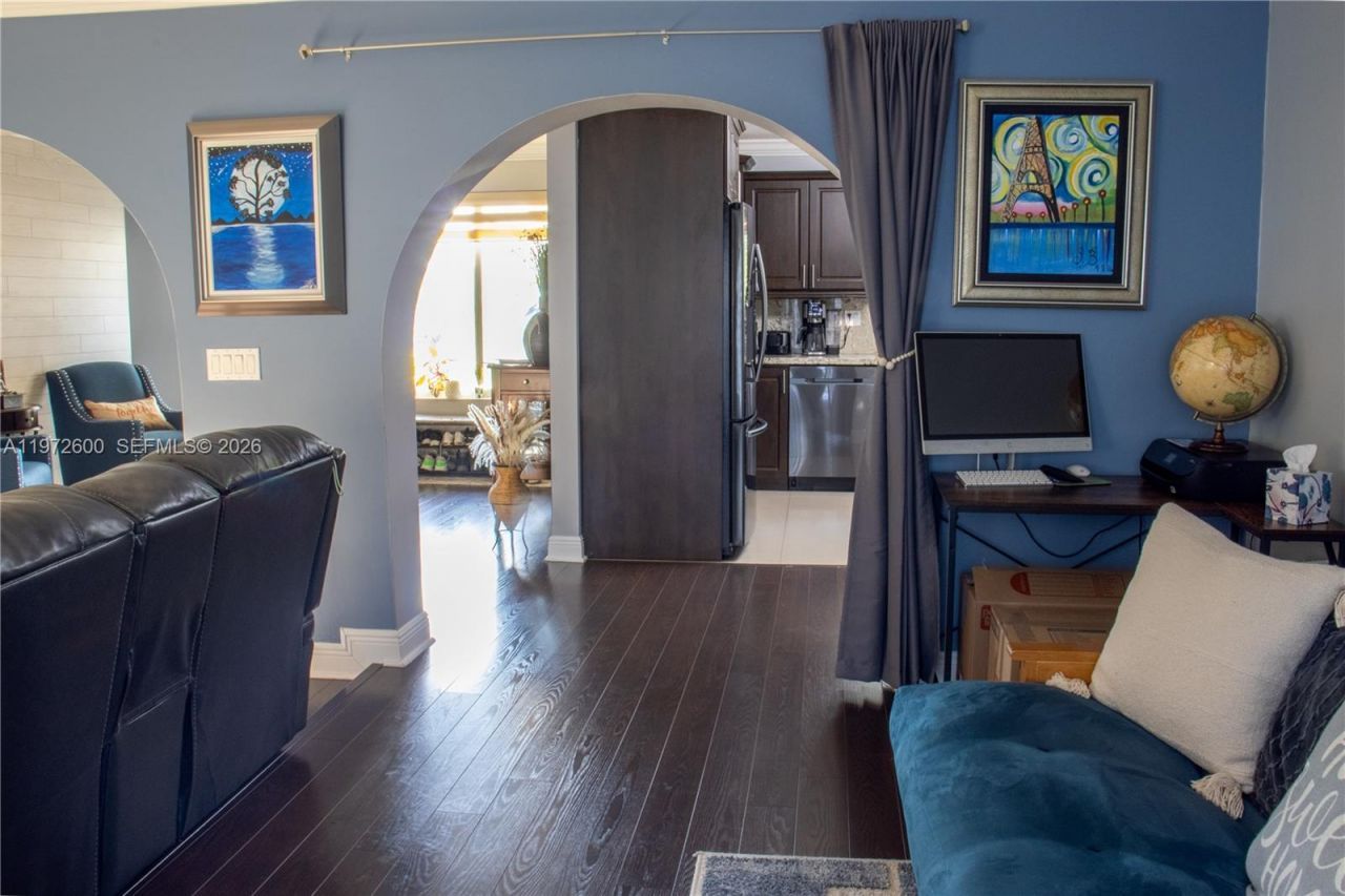 17221 NW 82nd Ave, Hialeah, FL 33015 Photo