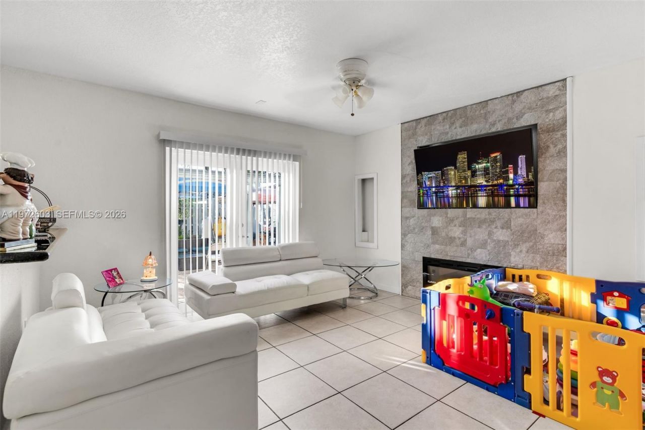 1760 NE 36th Ave , Homestead, FL 33033 Photo