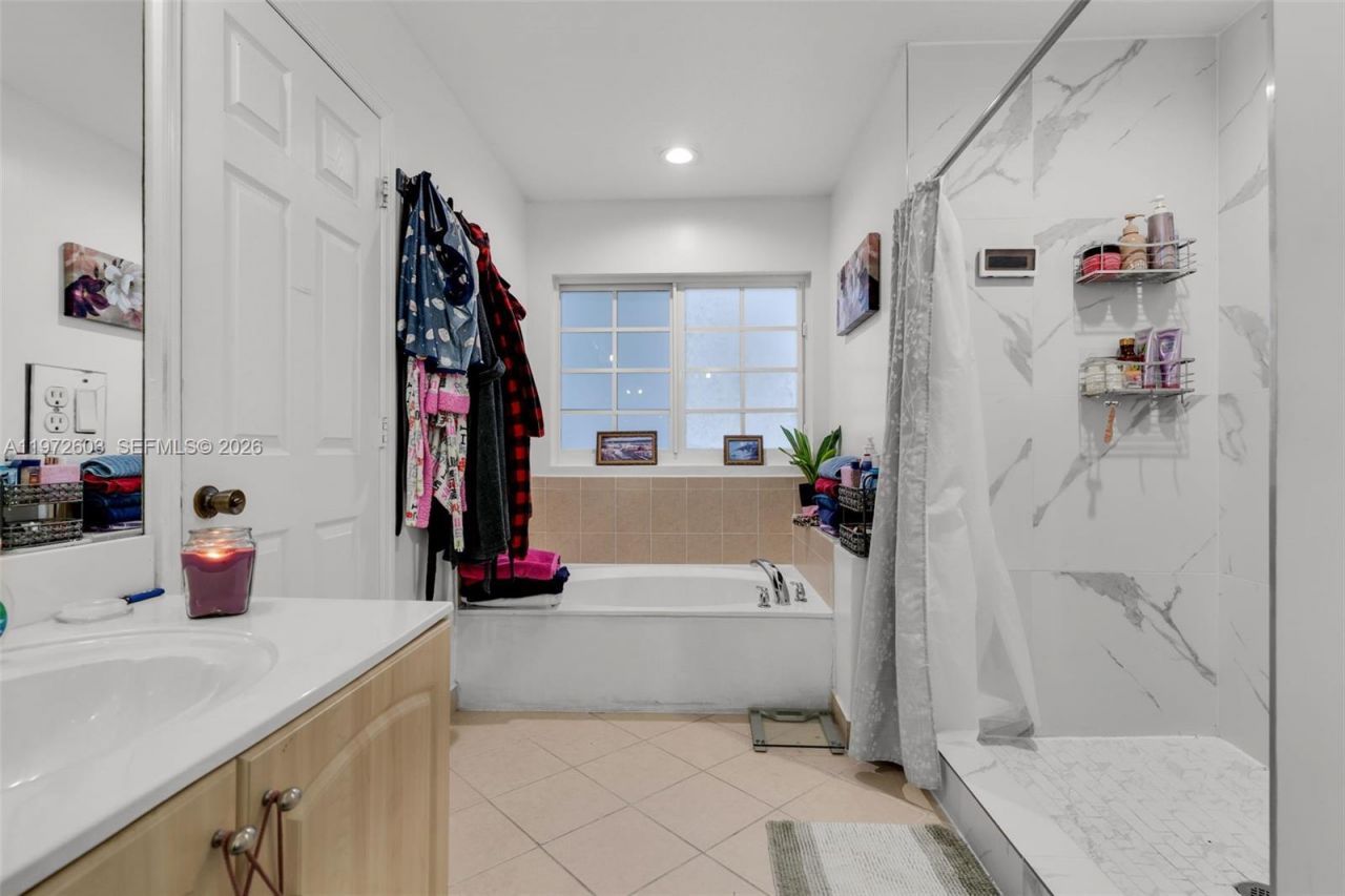 1760 NE 36th Ave , Homestead, FL 33033 Photo