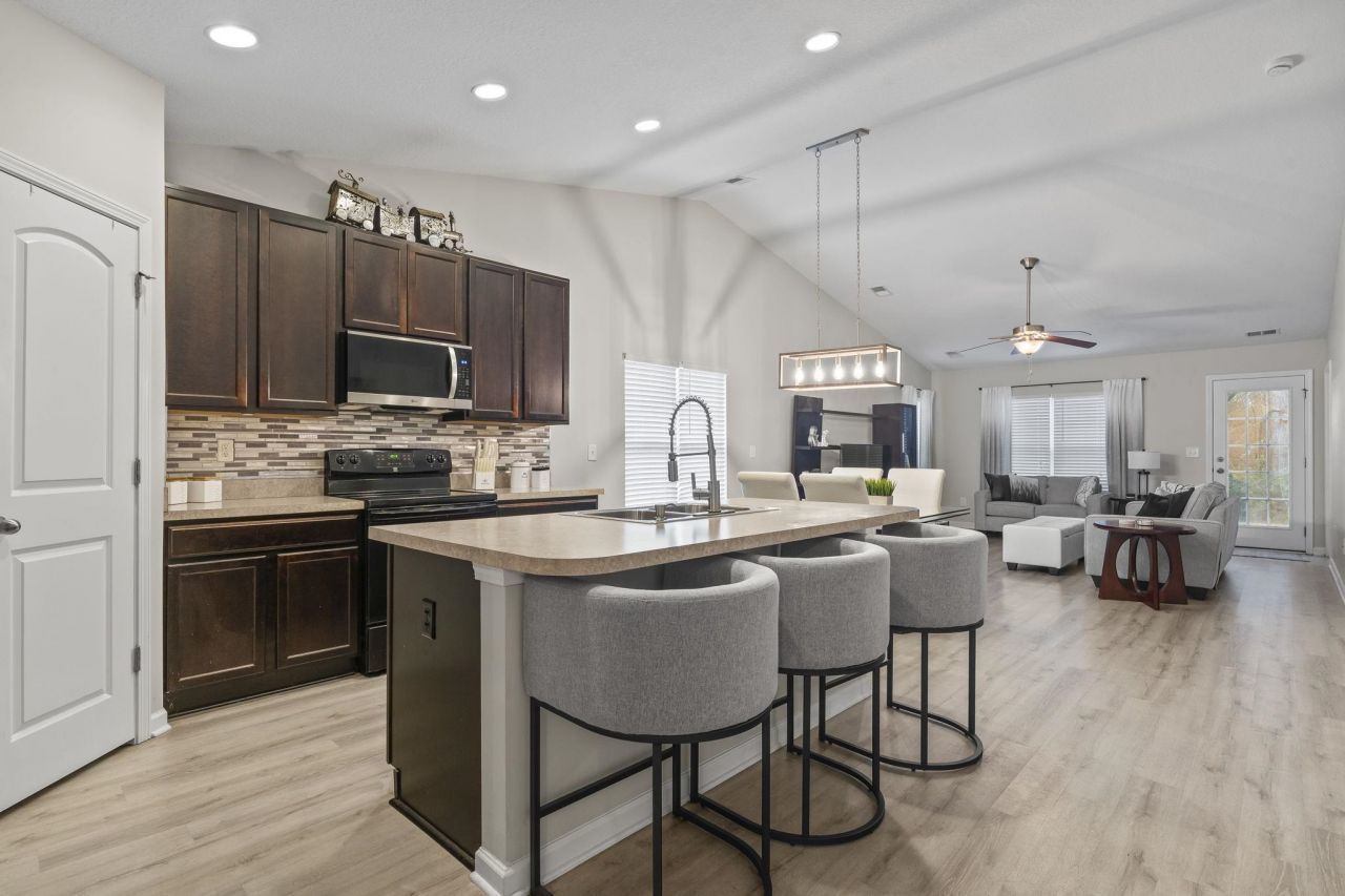 400 Stafford Dr. Photo 10