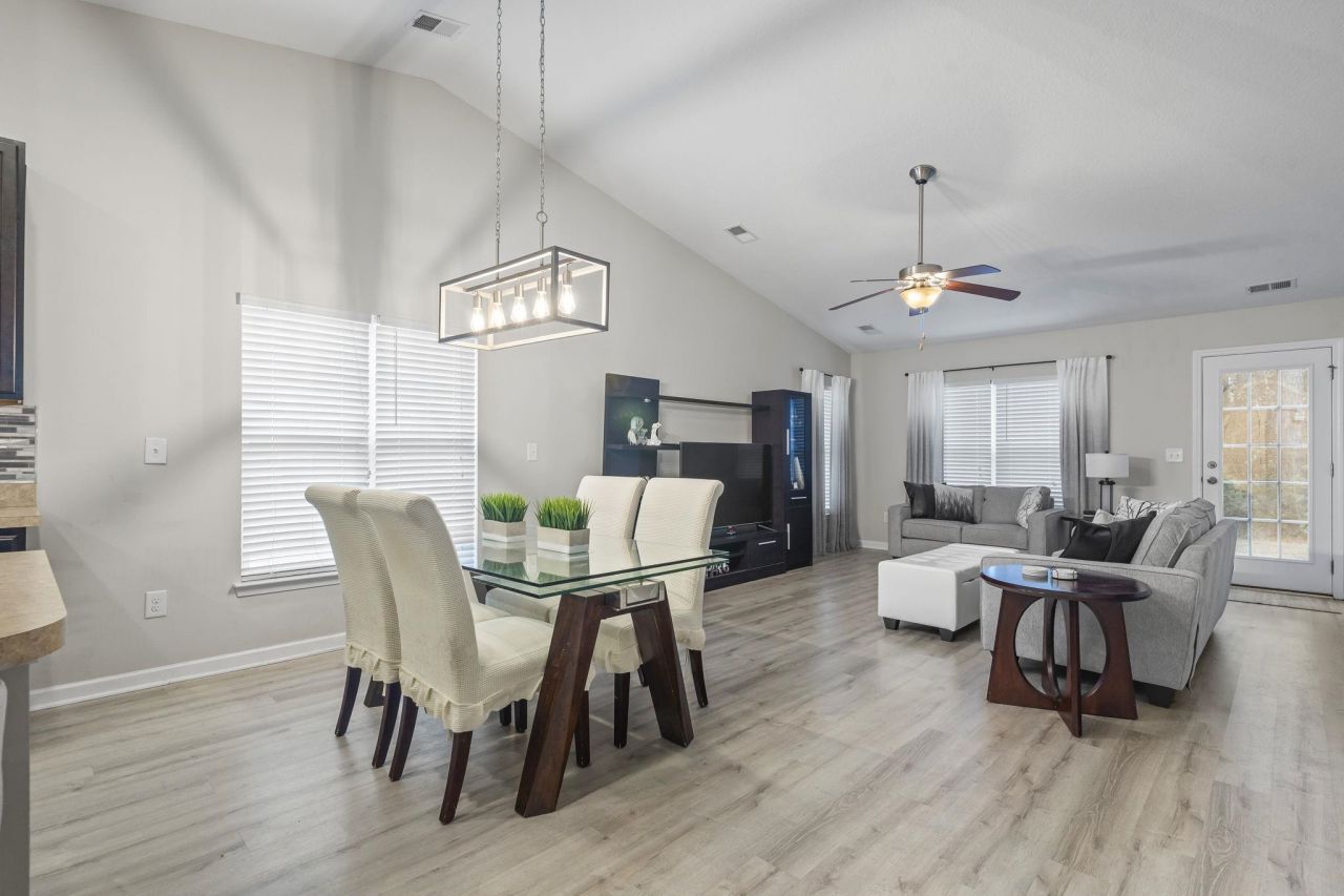 400 Stafford Dr. Photo 12