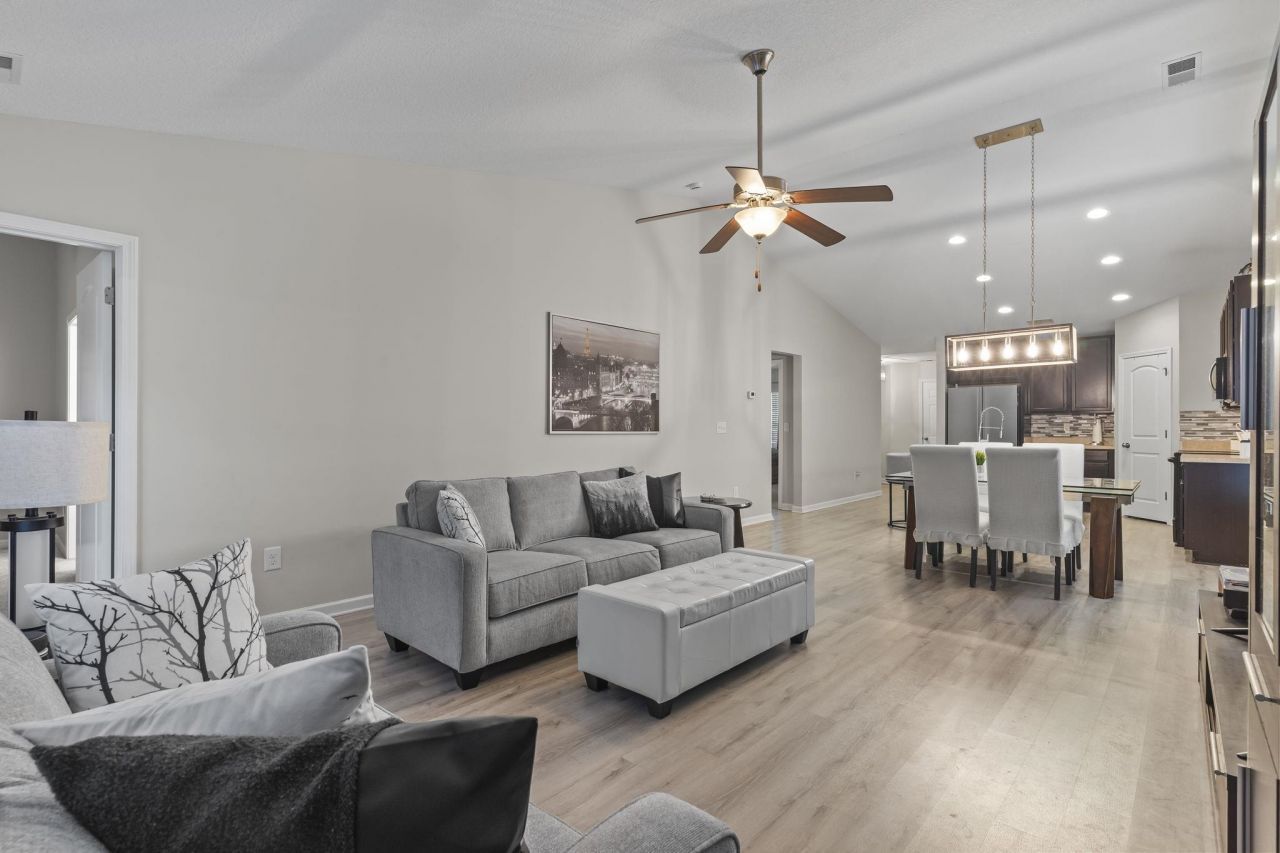 400 Stafford Dr. Photo 14