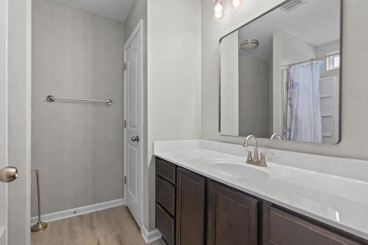 400 Stafford Dr. Photo 18