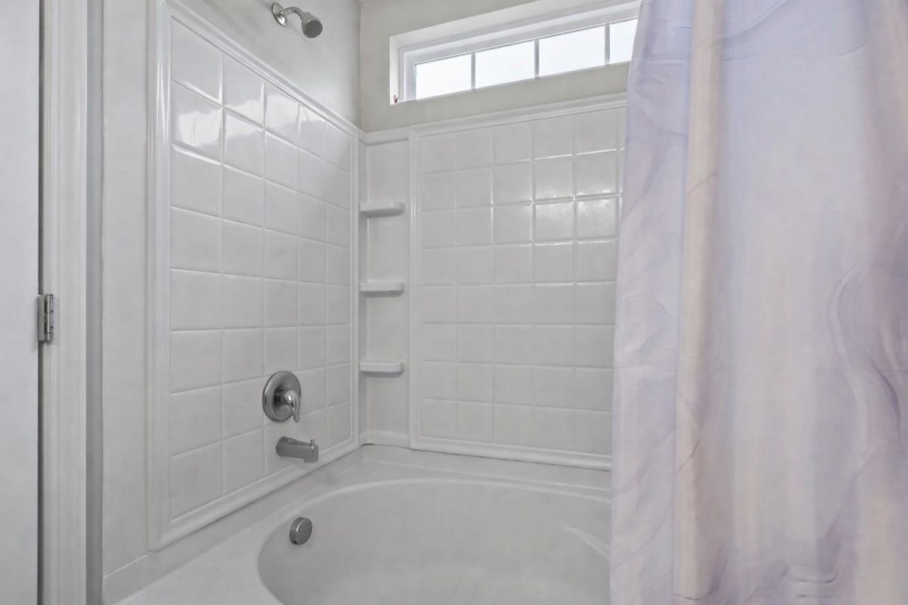 400 Stafford Dr. Photo 23