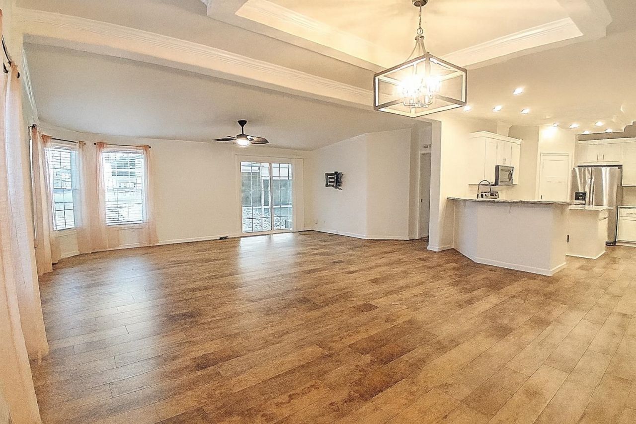 4033 Bubeck Dr. Photo 4