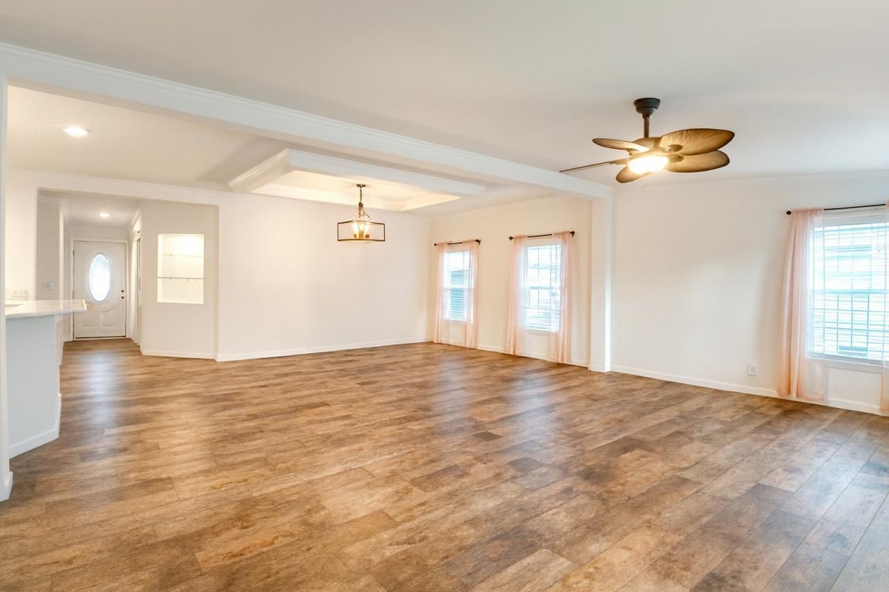 4033 Bubeck Dr. Photo 6