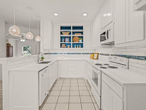 105 Thoroughbred Drive, Krum, TX 76249