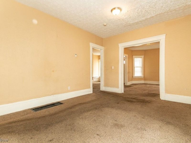 10401 Olivet Avenue, Cleveland, OH 44108 Photo 13