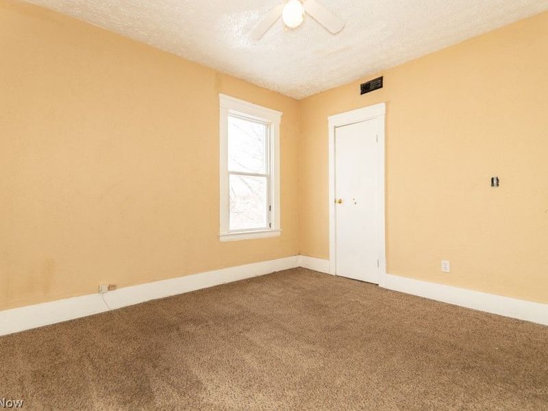 10401 Olivet Avenue, Cleveland, OH 44108 Photo 16