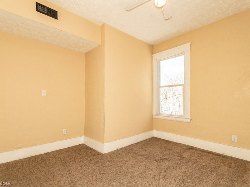 10401 Olivet Avenue, Cleveland, OH 44108 Photo 19