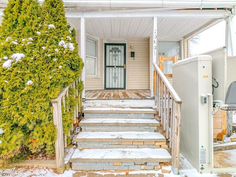 10401 Olivet Avenue, Cleveland, OH 44108 Photo 2